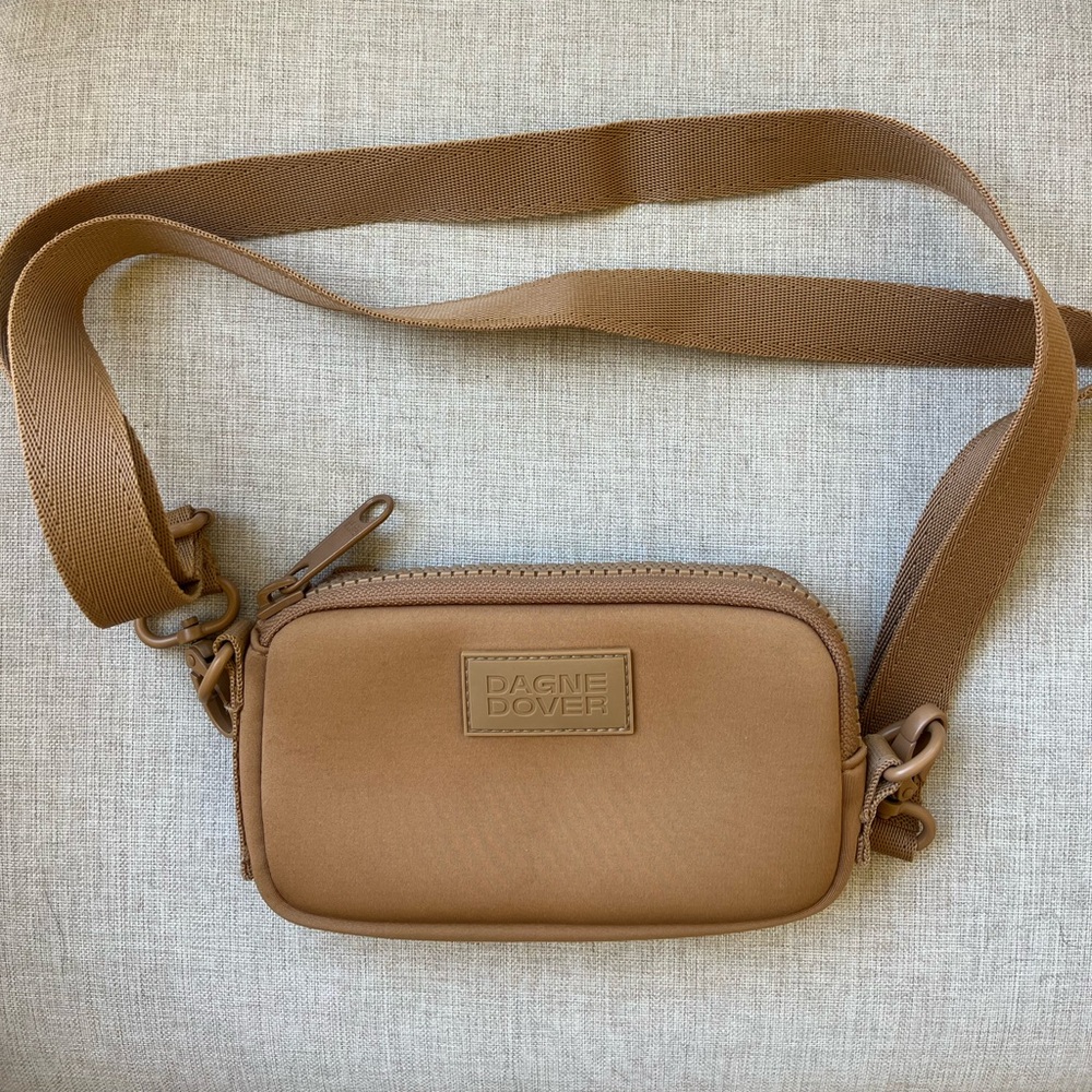 DAGNE DOVER phone sling bag